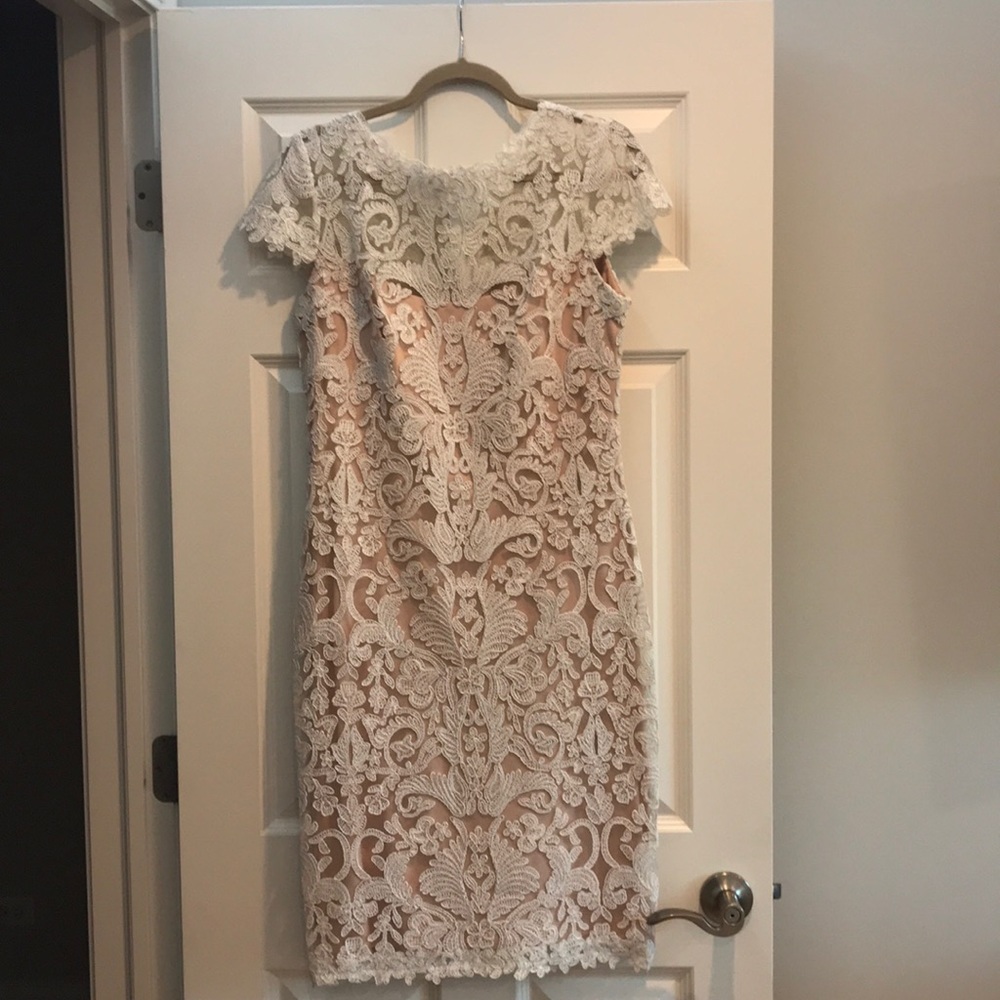 Tadashi Shoji Cap Sleeve Corded Lace dress